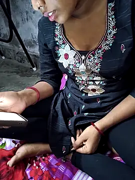 Snapshot of desimalai28 chatting on 02-07-26, 06:27 desimalai28 online show from 02-07-26, 06:27