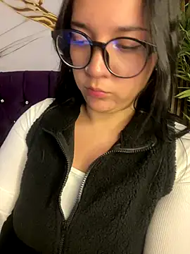 Snapshot of sara_roy04_ chatting on 10-04-25, 01:07 sara roy04  online show from 10-04-25, 01:07