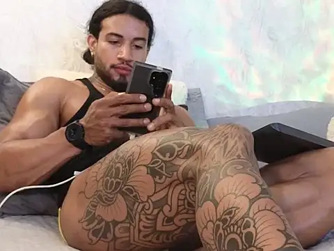 Snapshot of Osher_Cox chatting on 02-03-26, 02:32 Osher Cox online show from 02-03-26, 02:32