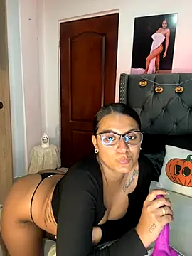 ema zoe online show from 10-24-25, 12:09