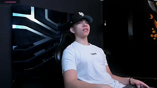 Eryonbradley online show from 12-22-25, 11:21