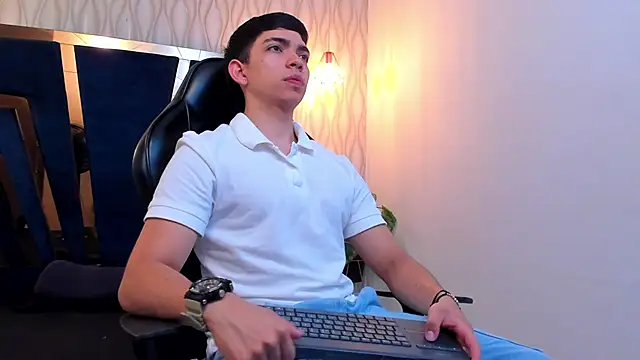 Eryonbradley online show from 01-18-26, 03:04