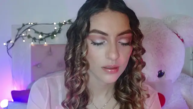 Snapshot of Ayleen_m chatting on 05-26-26, 01:47 Ayleen m online show from 05-26-26, 01:47