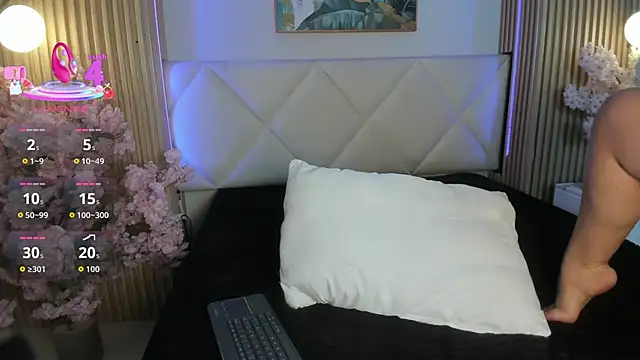 veronica hill  online show from 02-24-26, 03:07