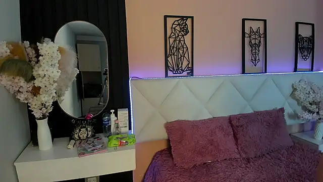 veronica hill  online show from 09-09-25, 03:16