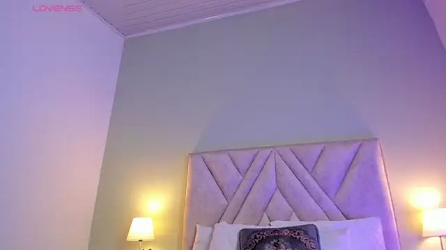 victoria becker  online show from 12-22-25, 11:32