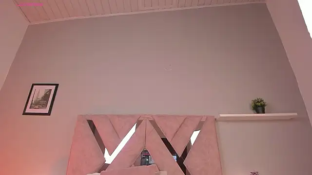 victoria becker  online show from 02-02-26, 12:15