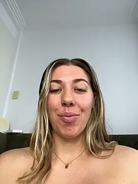 louiseberkeley online show from 06-25-26, 03:15
