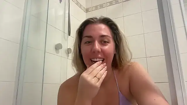 louiseberkeley online show from 12-17-25, 01:54