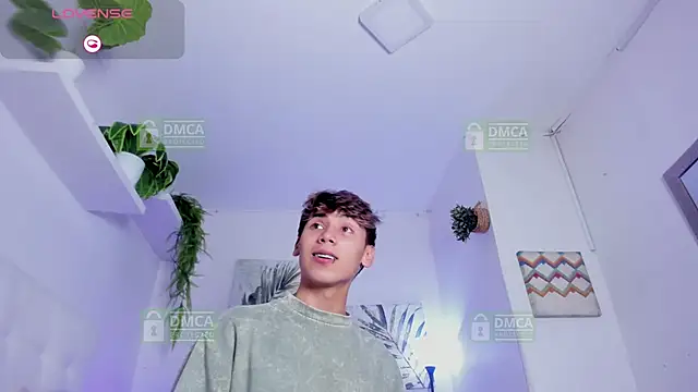 Snapshot of Twinkie_Hung chatting on 11-19-25, 09:26 Twinkie Hung online show from 11-19-25, 09:26