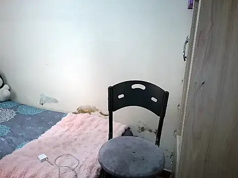 KUTTY MODEL online show from 11-10-25, 04:12