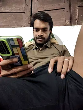 Snapshot of yashuuuu021 chatting on 09-17-25, 06:21 yashuuuu021 online show from 09-17-25, 06:21