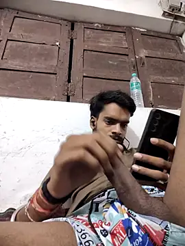 Snapshot of yashuuuu021 chatting on 09-22-25, 06:14 yashuuuu021 online show from 09-22-25, 06:14