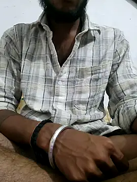 Snapshot of yashuuuu021 chatting on 10-18-25, 08:00 yashuuuu021 online show from 10-18-25, 08:00