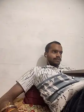 yashuuuu021 online show from 04-18-26, 03:25