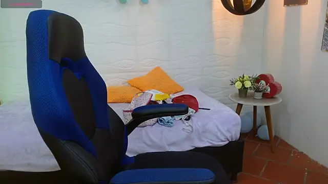 karlarousex online show from 10-17-25, 02:59