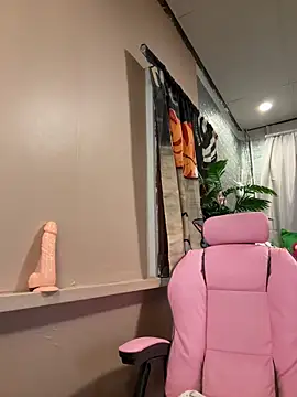 Kath C online show from 10-13-25, 07:32