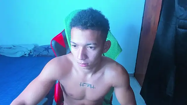 JuanchiT66 online show from 04-10-26, 03:19