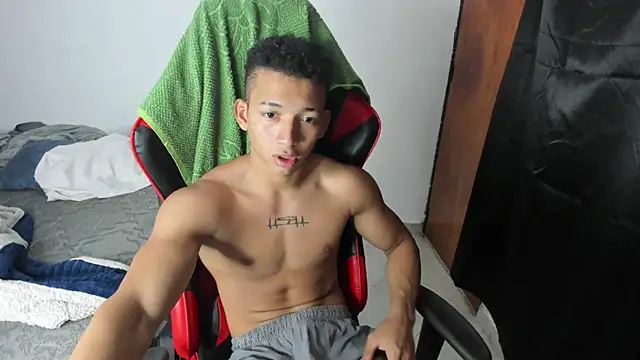 Snapshot of JuanchiT66 chatting on 02-25-26, 01:06 JuanchiT66 online show from 02-25-26, 01:06