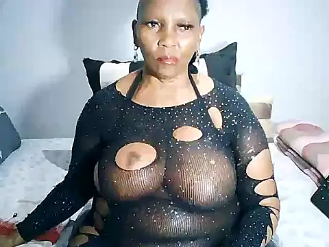 Snapshot of BigPussy10xx chatting on 10-21-25, 05:12 BigPussy10xx online show from 10-21-25, 05:12