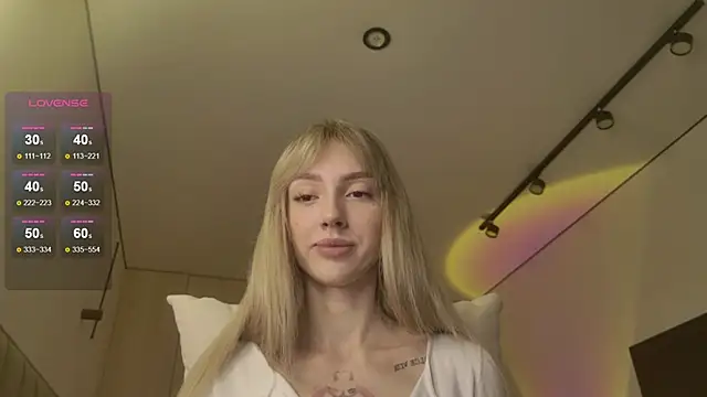 Lunainnk online show from 03-28-26, 03:51