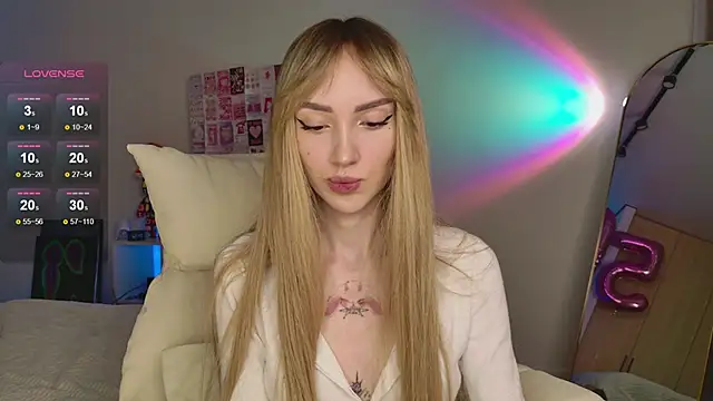 Lunainnk online show from 11-15-25, 01:53