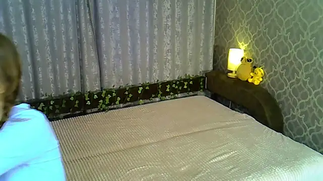 Snapshot of Little_L1ss chatting on 10-19-25, 12:41 Little L1ss online show from 10-19-25, 12:41