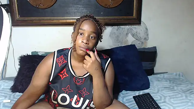 Snapshot of SexyyRedxxx chatting on 10-11-25, 01:34 SexyyRedxxx online show from 10-11-25, 01:34