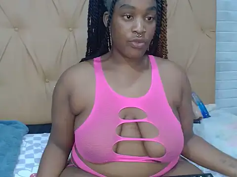Snapshot of SexyyRedxxx chatting on 06-11-26, 06:38 SexyyRedxxx online show from 06-11-26, 06:38