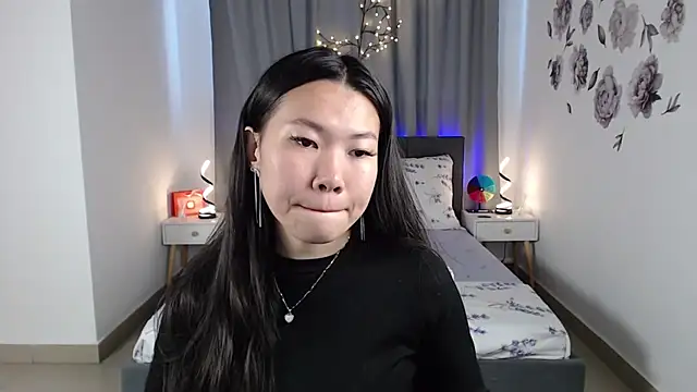 Snapshot of LunaPurrr chatting on 09-12-25, 11:15 LunaPurrr online show from 09-12-25, 11:15