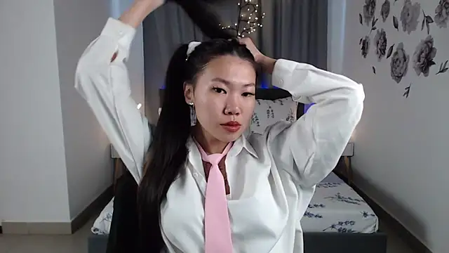 Snapshot of LunaPurrr chatting on 09-13-25, 11:16 LunaPurrr online show from 09-13-25, 11:16