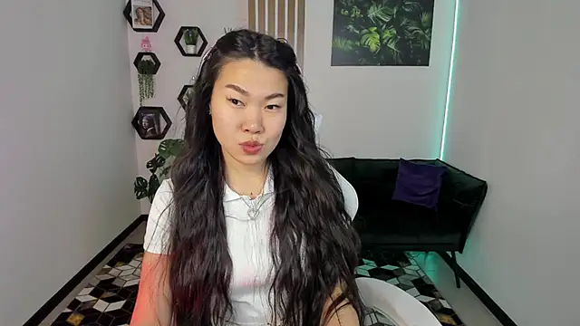 LunaPurrr online show from 11-21-25, 01:04