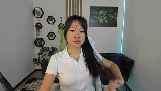 Snapshot of LunaPurrr chatting on 09-29-25, 11:21 LunaPurrr online show from 09-29-25, 11:21