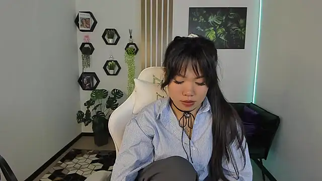 Snapshot of LunaPurrr chatting on 09-28-25, 11:12 LunaPurrr online show from 09-28-25, 11:12