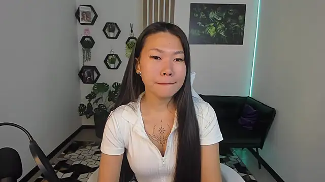 Snapshot of LunaPurrr chatting on 10-01-25, 11:19 LunaPurrr online show from 10-01-25, 11:19