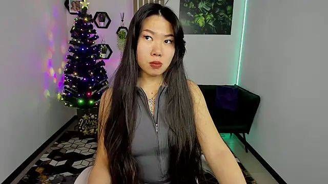 LunaPurrr online show from 12-04-25, 11:37