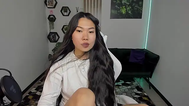 LunaPurrr online show from 11-11-25, 01:33