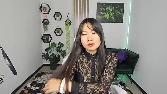 Snapshot of LunaPurrr chatting on 10-07-25, 11:06 LunaPurrr online show from 10-07-25, 11:06