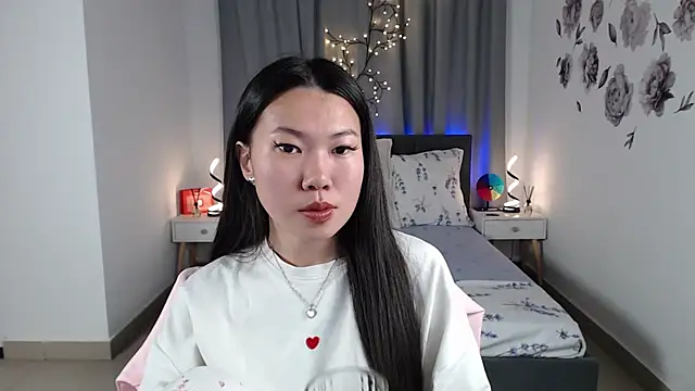 Snapshot of LunaPurrr chatting on 09-14-25, 01:22 LunaPurrr online show from 09-14-25, 01:22