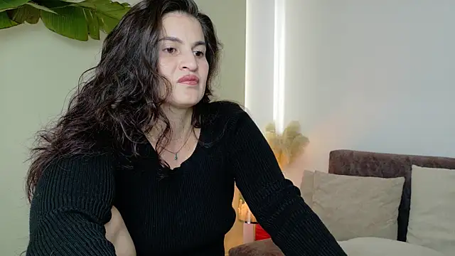 Snapshot of lizdevine chatting on 10-22-25, 03:55 lizdevine online show from 10-22-25, 03:55
