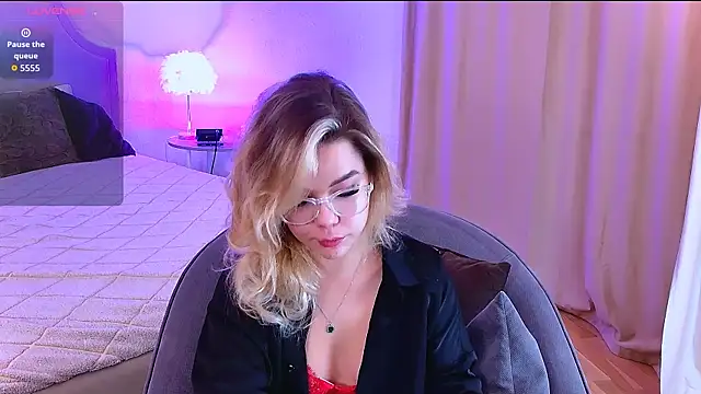 Snapshot of PrincessSlay chatting on 09-29-25, 05:36 PrincessSlay online show from 09-29-25, 05:36