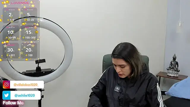 MiaVillalobos online show from 10-28-25, 11:42