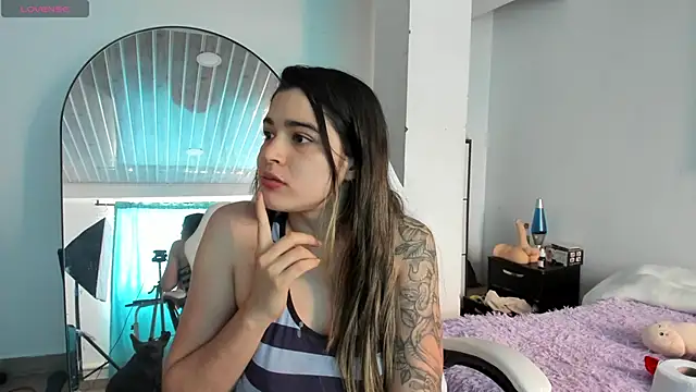 Snapshot of MiaVillalobos chatting on 05-02-26, 03:06 MiaVillalobos online show from 05-02-26, 03:06