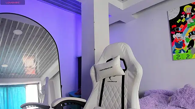 MiaVillalobos online show from 04-22-26, 09:43