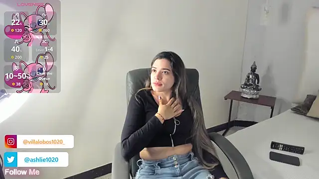 MiaVillalobos online show from 10-11-25, 11:44