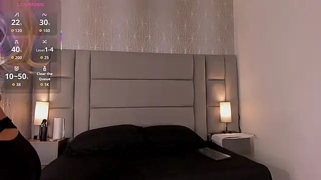 Mia-Medina online show from 11-21-25, 07:57