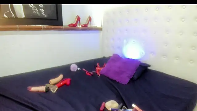 Snapshot of Roxannelorence_ chatting on 09-24-25, 02:34 Roxannelorence online show from 09-24-25, 02:34