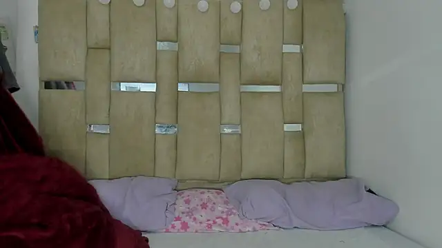 JulianaCarter online show from 12-18-25, 07:40