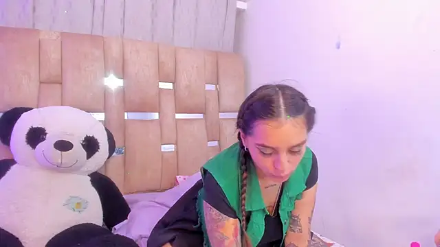 JulianaCarter online show from 11-29-25, 04:18