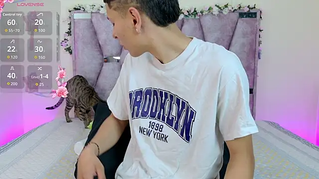 lana and liam  online show from 11-16-25, 10:42